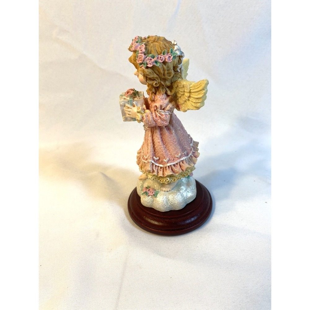 house of lloyd christmas around the world the giving angel figurine - Picture 2 of 9